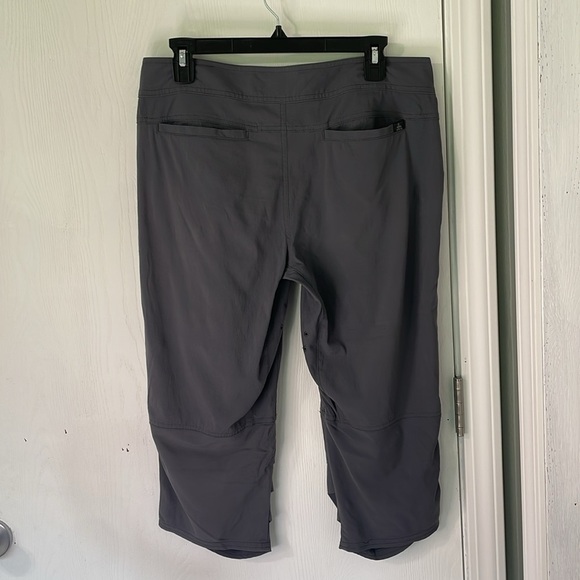 Prana Hiking Dark Gray Adjustable Capris Size 8 - Picture 6 of 9